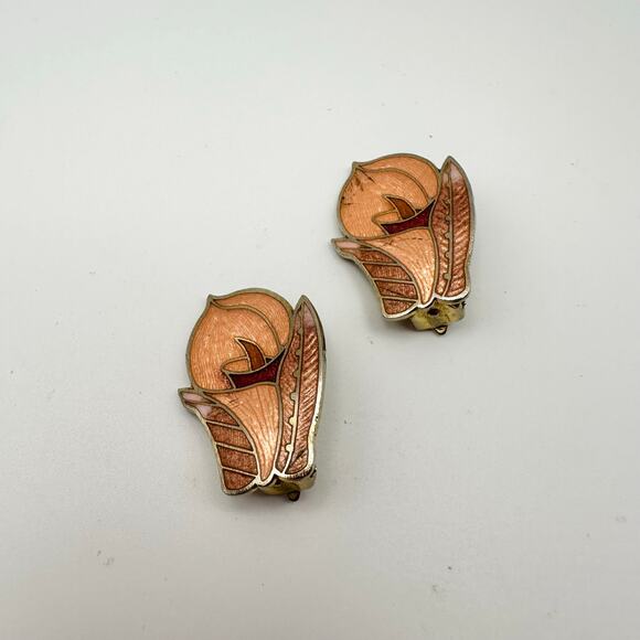 SG Vintage Marked Gold Hammered Back Pink Cloisonne Flower Orchid Clip Earrings - Picture 4 of 8
